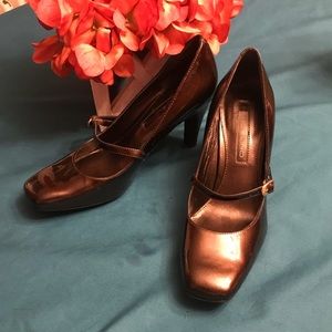 Gently used Bandolino Bronze Patent Leather Pumps